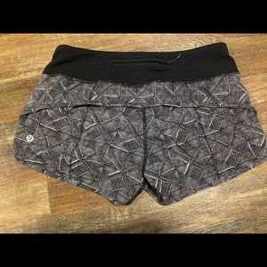 lululemon Speed Short 4-way stretch 2.5”